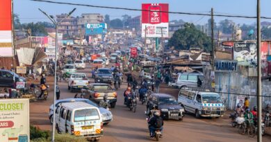 Ouganda : Un Vice-Premier Ministre S&rsquo;évanouit lors d&rsquo;un Événement à 86 Ans